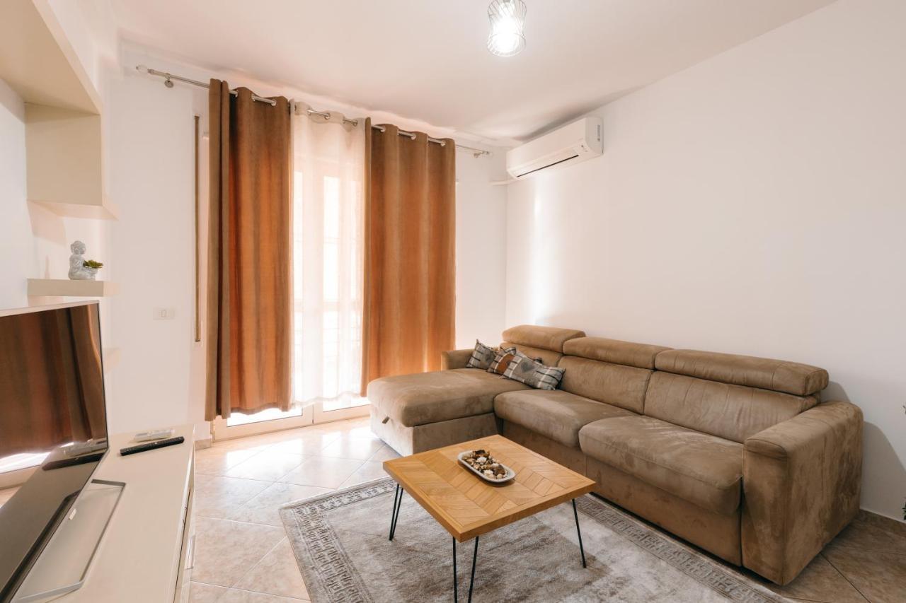 Rs Place 1-Bedroom Apartment Tirana Exterior photo